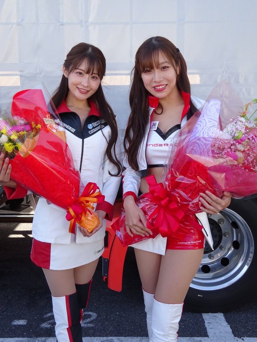 MIO1211kaz's tweet photo. 美乃里さんとの甘い時間を邪魔されたww

#NBGF #今田希 #佐々木美乃里 #S耐久 https://t.co/khKstBxFUl