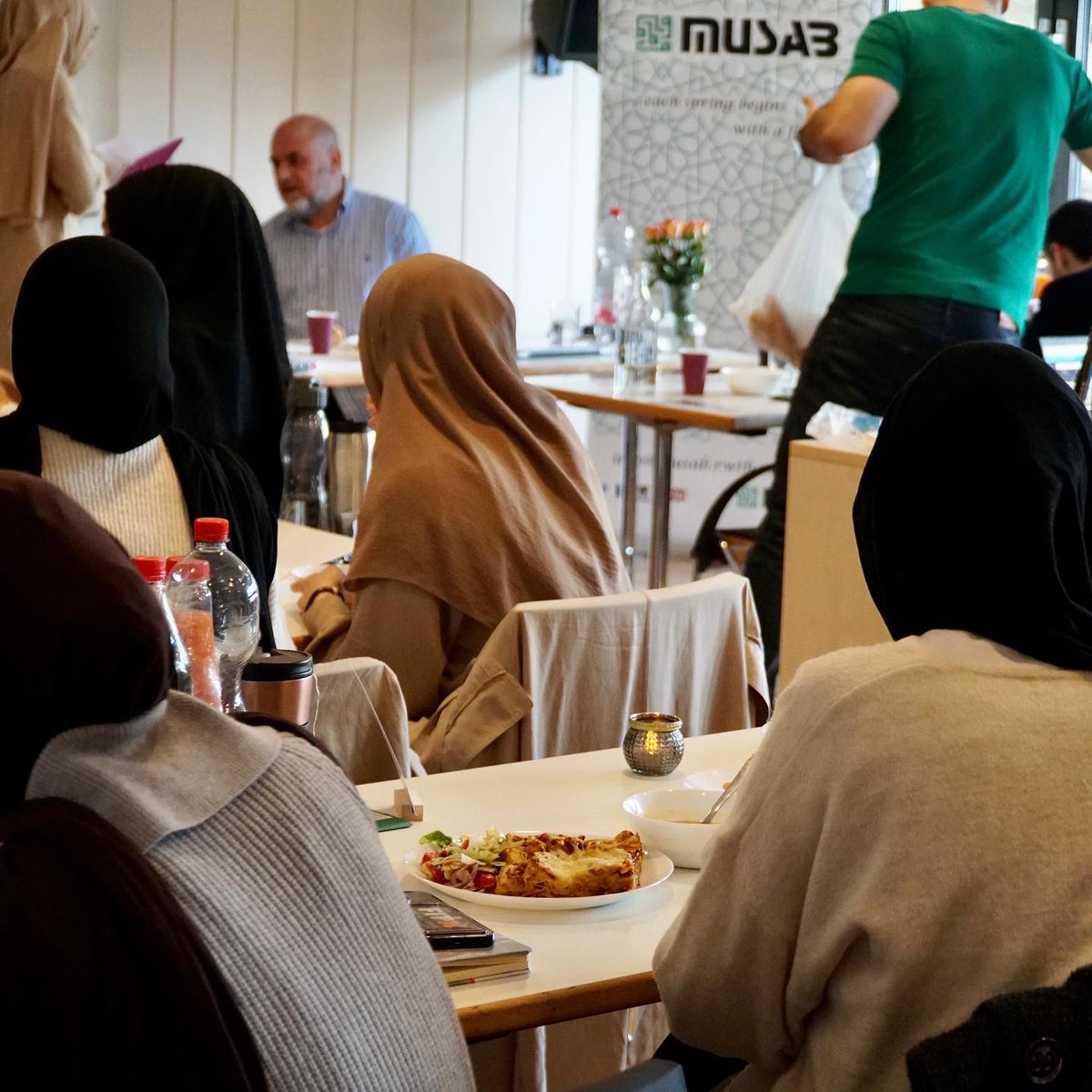 MusabAachen's tweet photo. FOTOGALERIE UNIYES 2022📚⏰ | 1.Tag

Die restlichen Fotos
https://t.co/wY24U2QAjf

#musab #musabaachen https://t.co/lVxSsle1p2