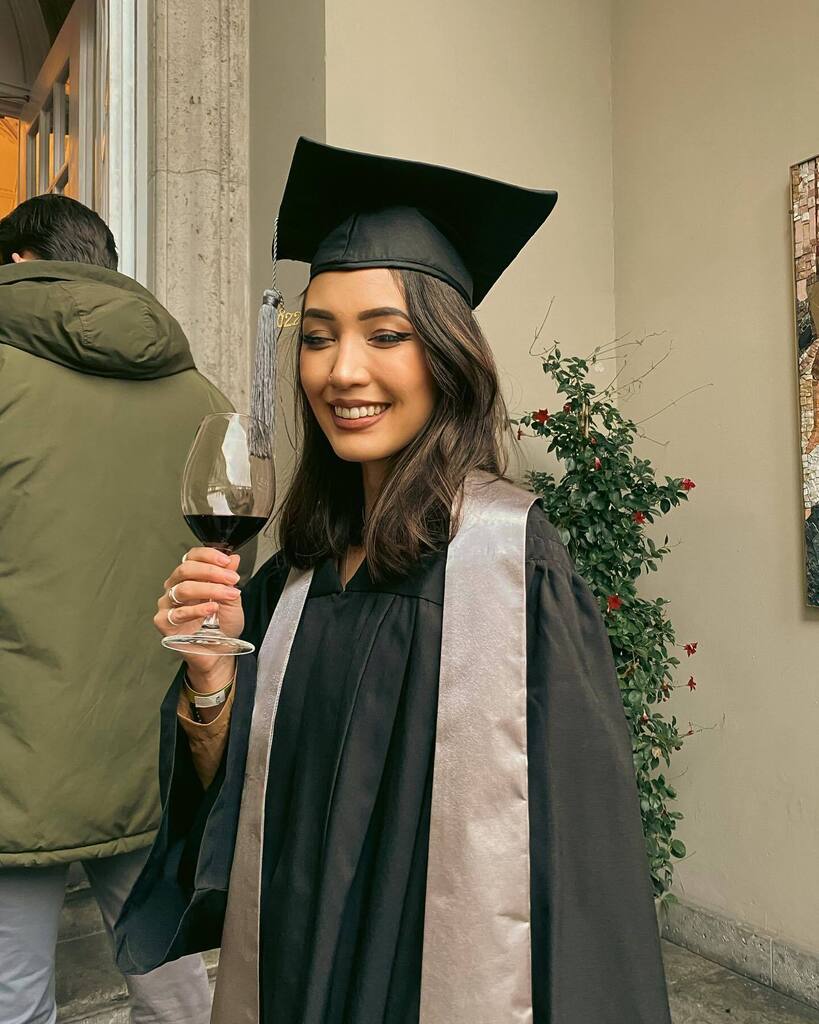 Got my master’s! https://t.co/FPaWJWtcj9 https://t.co/GJMpZPp6pb