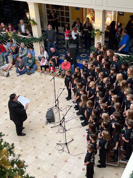 ButtsRoadMusic's tweet photo. The BRI 5th Grade Chorus put on a wonderful performance this afternoon singing at the Founders Inn for their Founders Illumination Event. Our young musicians sang their hearts out while being amazing representatives of @ButtsRoadInt  and @cpschoolsva! @FoltzNation @JennSagendorf https://t.co/FF2fORHx9t
