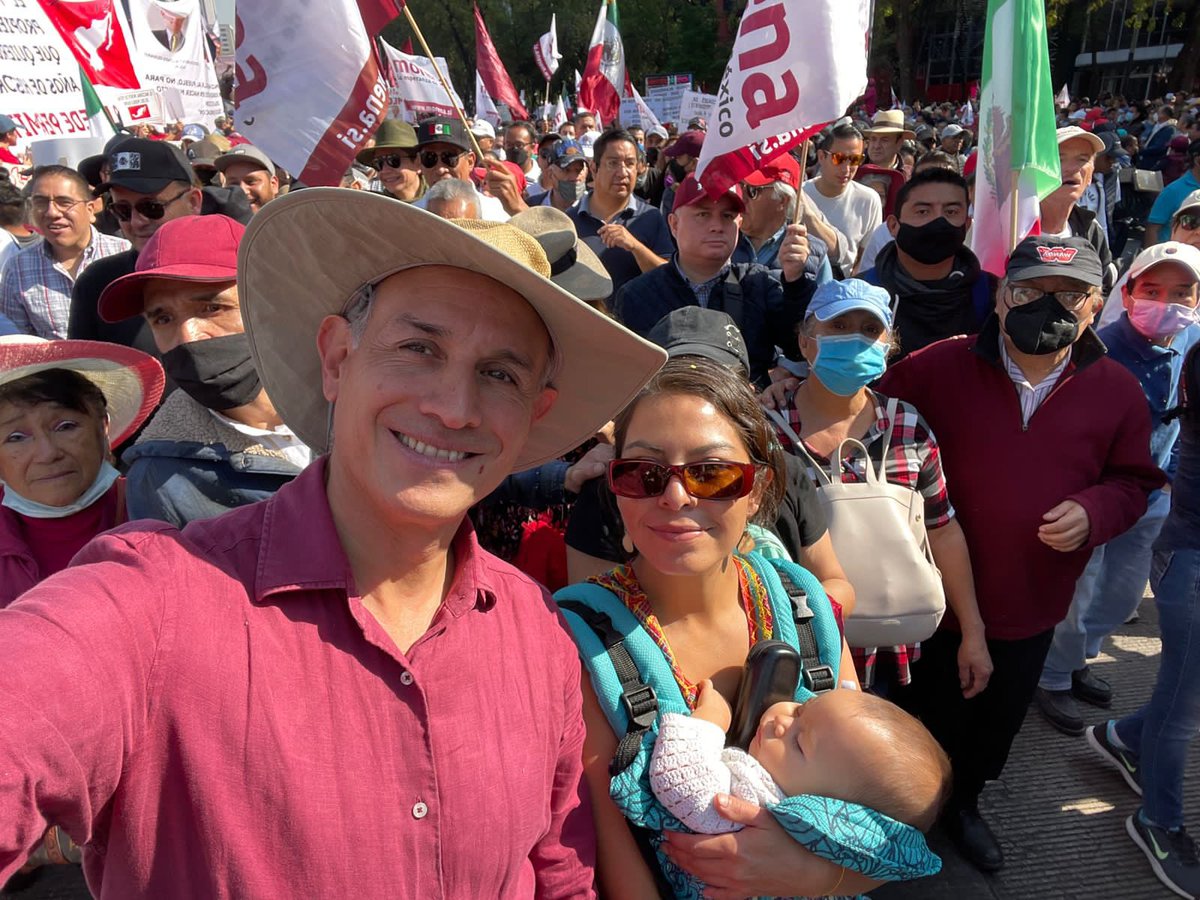 HLGatell's tweet photo. Marchamos movidos por la conciencia para defender lo público, los derechos y la justicia. Ni un paso atrás en la transformación. https://t.co/twJA8iOxMu