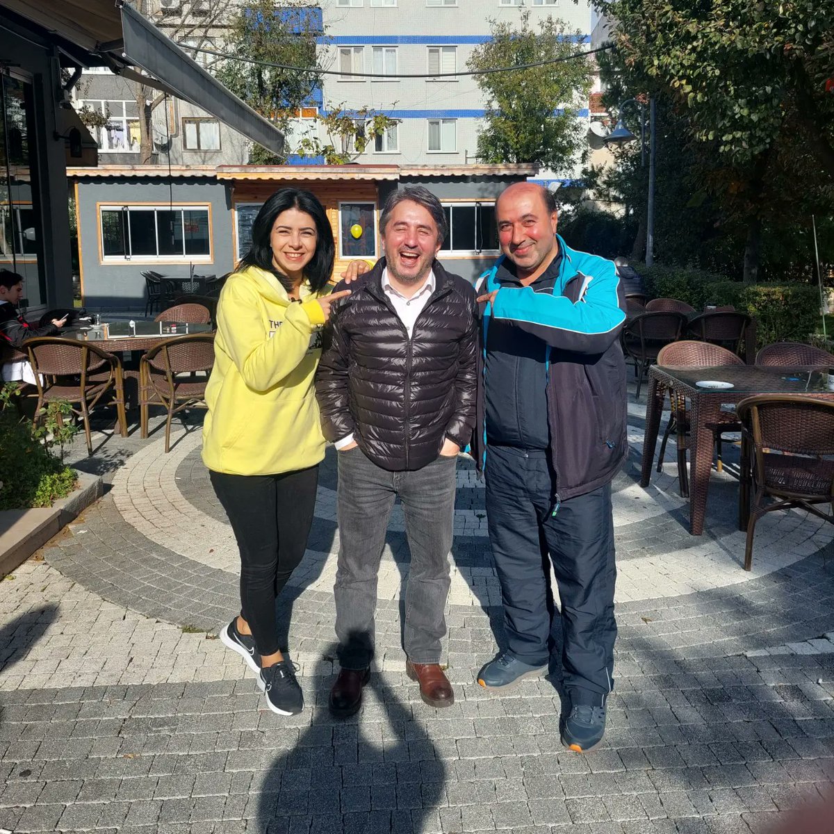 Aydan_Adak's tweet photo. 🤗 Hiçbir organizasyonumuzda bizi yalnız bırakmayan ,kıymetli öğretmen ve dostlarımıza teşekkür ederiz. 🧿🧿🧿🧿🧿
#pertevniyallisesindenyetişenlerderneği
#pertevniyallisesi
#öğretmenlergünü
#pertevniyalliolmakayrıcalıktır
#plyd https://t.co/kO1gAE8nkv