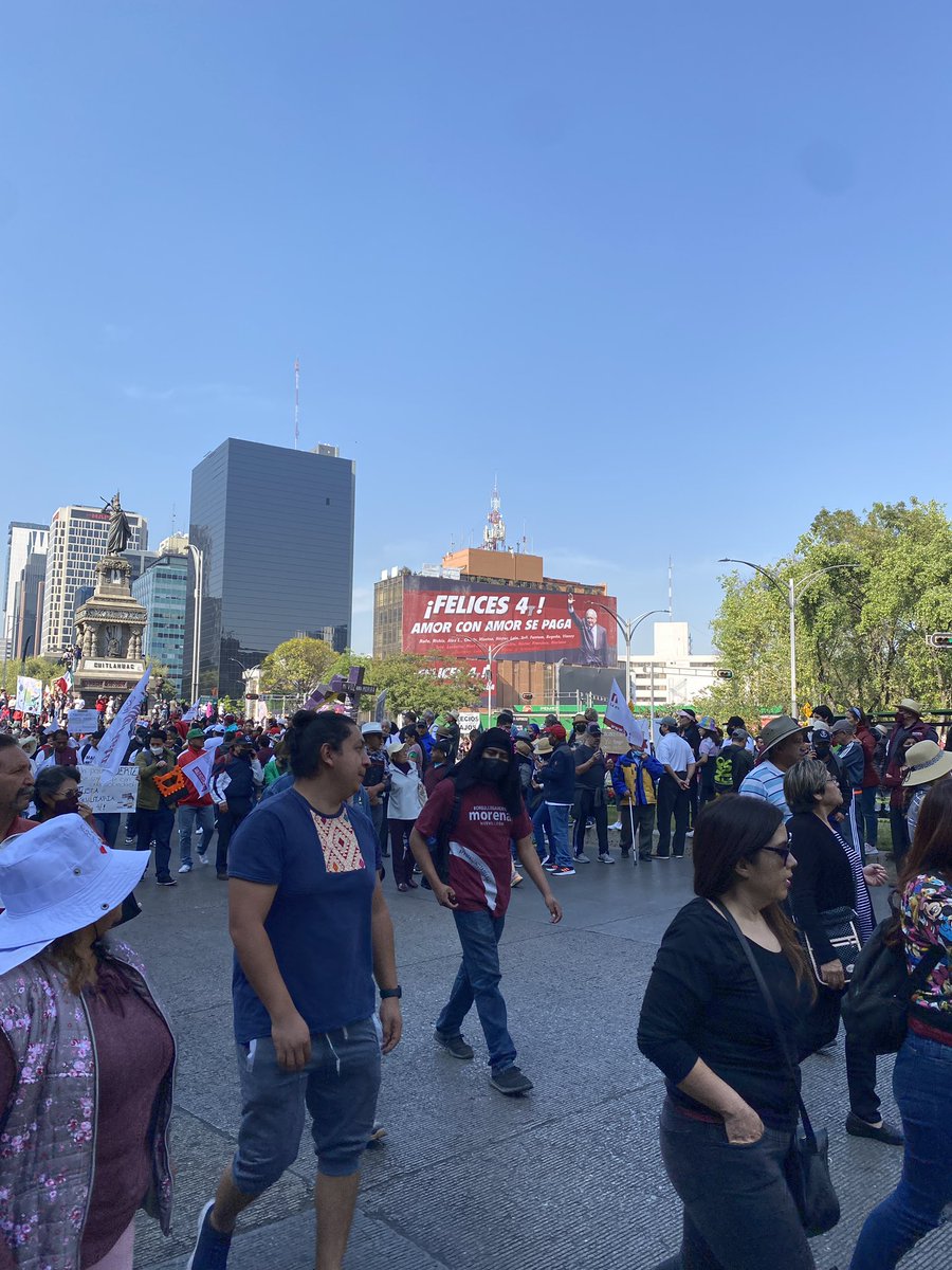 yes_sanher's tweet photo. Dice el presidente que se ha reducido el gasto de publicidad del gobierno.

¿Hablará de este? 🤔 #InformeAMLO https://t.co/dA45qx6N2f