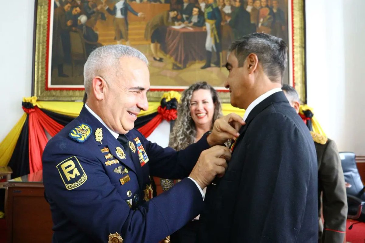 Hoy desde el Consejo Legislativo del estado Táchira <a href="/TachiraCLET/">Consejo Legislativo del estado Táchira</a> junto a mi grupo Ceta conmemoramos los 30 Aniversario de la Rebelión Cívico-Militar-Policial del #27Nov de 1992, donde recordamos nuestra lucha por el pueblo venezolano.