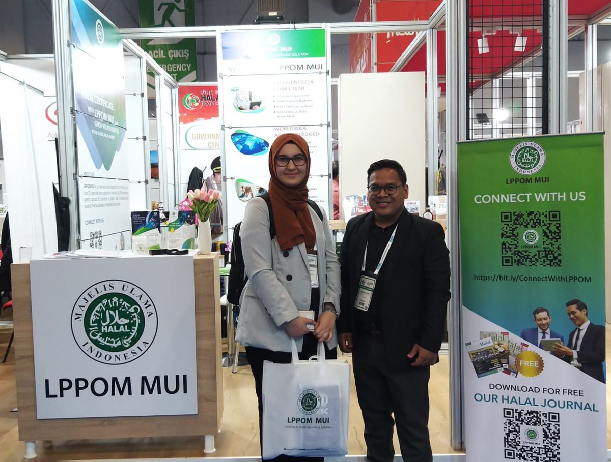 HFQ_Central's tweet photo. During the WORLD HALAL SUBMIT &amp; HALAL EXPO this year, HFQ had opportunity to meet again colleagues from LPPOM MUI of Indonesia which is one of the pioneer organisations in Halal Certification. 
#WorldHalalSummit #halalexpo #Halal https://t.co/Pg2M8iQ64O