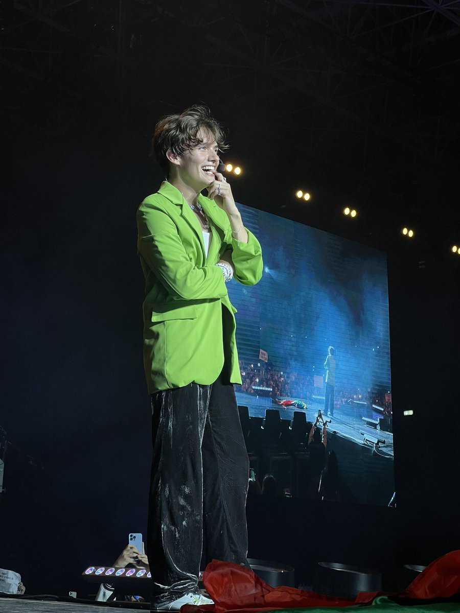 NowUnitedMusic's tweet photo. Thank you for the last five years, we love you! This night is unforgettable 🥰@NoahUrrea #ForeverUnitedTour https://t.co/9zv4E1zGw0