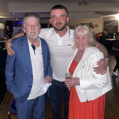 _rosscampbell's tweet photo. #NewProfilePic https://t.co/YnT7NqJHeP