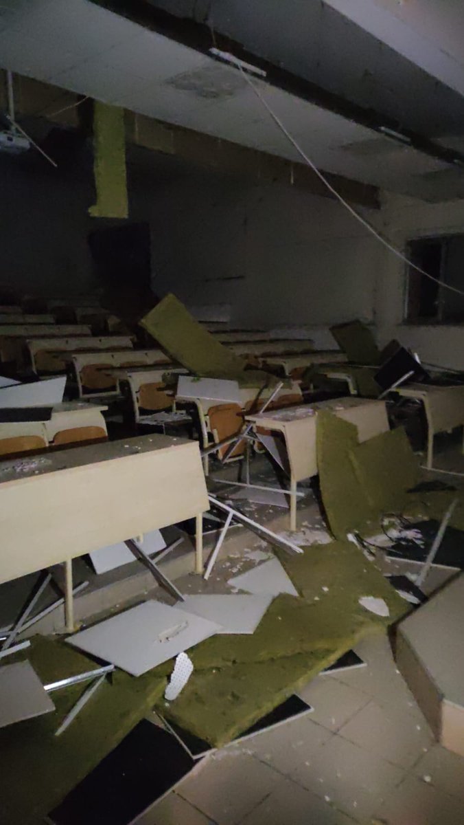 mucahid_14's tweet photo. Deprem psikolojisinden hala çıkabilmiş değiliz en ufak bi araba geçişi veya masa sallanışında aklımıza gelen ilk ihtimal yine deprem oluyor sınavları daha fazla ertelemektense online a yönelelim lütfen herkes için 
#düzcevizeonlineolsun https://t.co/s17fcAExeF