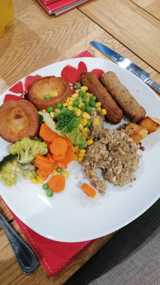 HollyMorris0n's tweet photo. If Matt Hancock was a Sunday roast #ImACelebrity #ImACeleb https://t.co/t7ofkkow2J