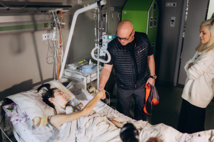 StationCDRKelly's tweet photo. Visited OCHMATDYT Children's Hospital in Kyiv today. Met the inspiring support staff and young patients injured by horrific Russian attacks. Please help in my efforts to save other children with a donation to purchase ambulances for Ukraine. Donate at https://t.co/nADFga7aOp https://t.co/Xx51syxEr3