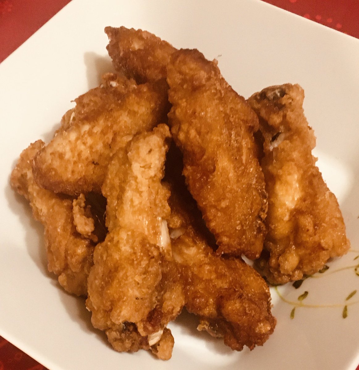 HinodeFrance's tweet photo. Frites l’aille de poulet 🐓 de la saveur du gingembre et de la sauce soja 
手羽先　唐揚げ　#karaage
Ingrédients 
aille de poulet 6 
Pour mariné 
#ryorisyu 15-20 ml
sauce soja 15-20 ml
gingembre râpé  au jugé
poivre
Katakuriko fécule de pommes de terre au jugé
L’huile pour frire https://t.co/Cfu8K1bkWS