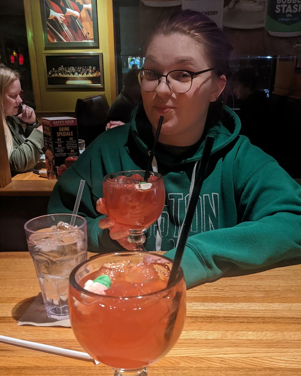 The infamous Christmas cocktail before "The Great Yartzing" at Applebee's from this week's episode. 
#Christmas #cocktail #indiepodcast #siwmiw