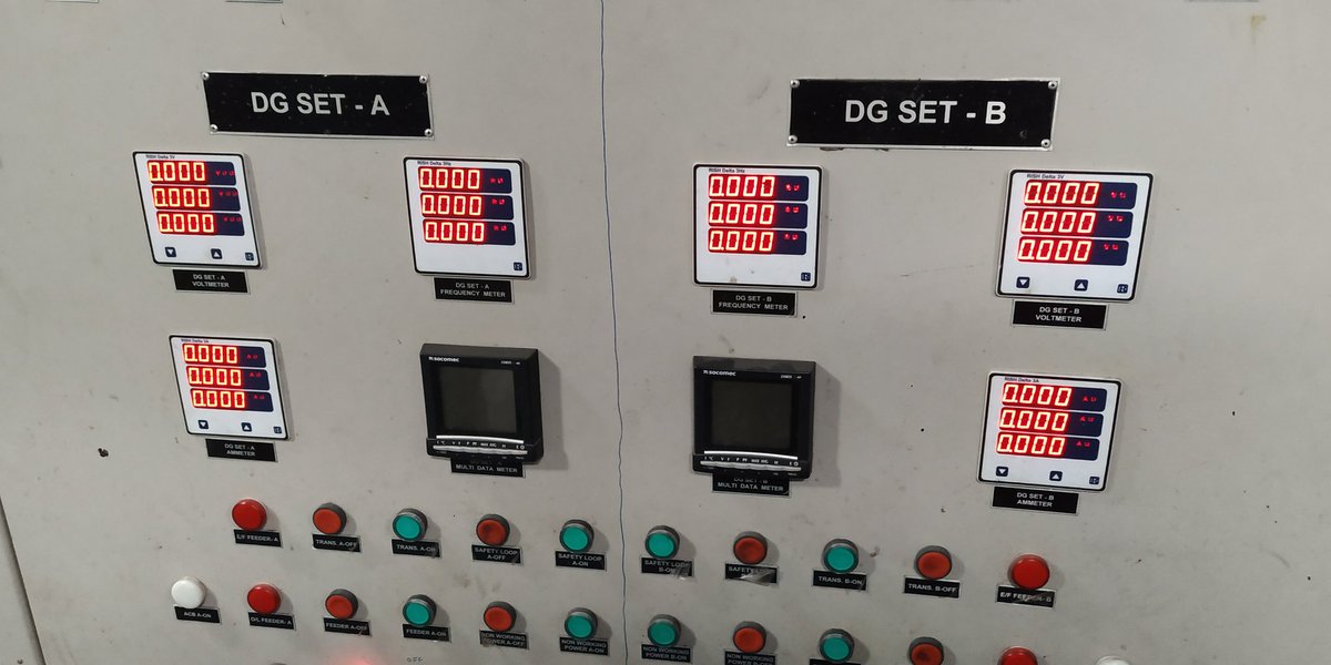 UpadhyaySumitkr's tweet photo. Dear @RailwaySeva @RailMinIndia @AshwiniVaishnaw 
my train journey from BSB to THN was so pathetic &amp; unacceptable. Train#12166, Dt 26Nov22, Coach B4 Electricity supply was disrupted 1k times. Also, due issues with generators, all coaches was without power frm JL to MMR 2.5hrs. https://t.co/pLtEMhqbGH