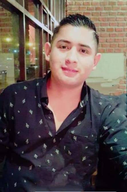 eluniversocom's tweet photo. ‘Contactó a un amigo para decirle que el taxista estaba raro’: los últimos minutos del estudiante de enfermería que subió a taxi y fue hallado asesinado en Guayaquil ► https://t.co/moWYu522hp https://t.co/SUbM8Ys9bG