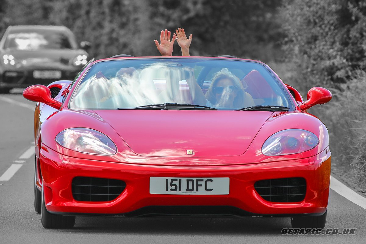 GetApic_Photos's tweet photo. Just can't wait for summer and to get topless https://t.co/jl0N1cFL2G