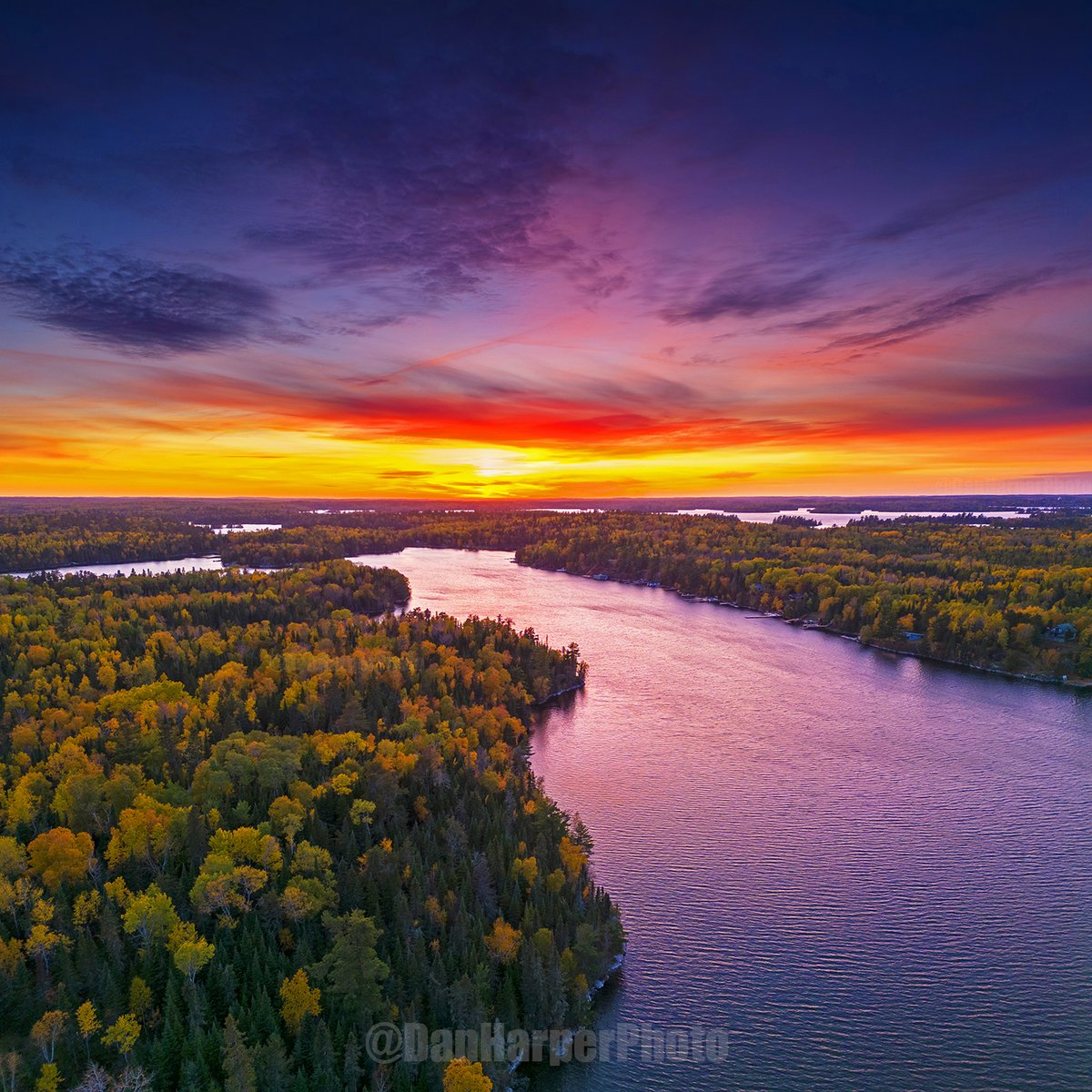 Positive vibes only from this #sunset shot in #Kenora 
#LakeOfTheWoods #Drone #WinnipegPhotographer #AerialView  #DronePhotography #GoldenHour  #LakeOfTheWoodsLiving #RPAS #LicensedDronePilot