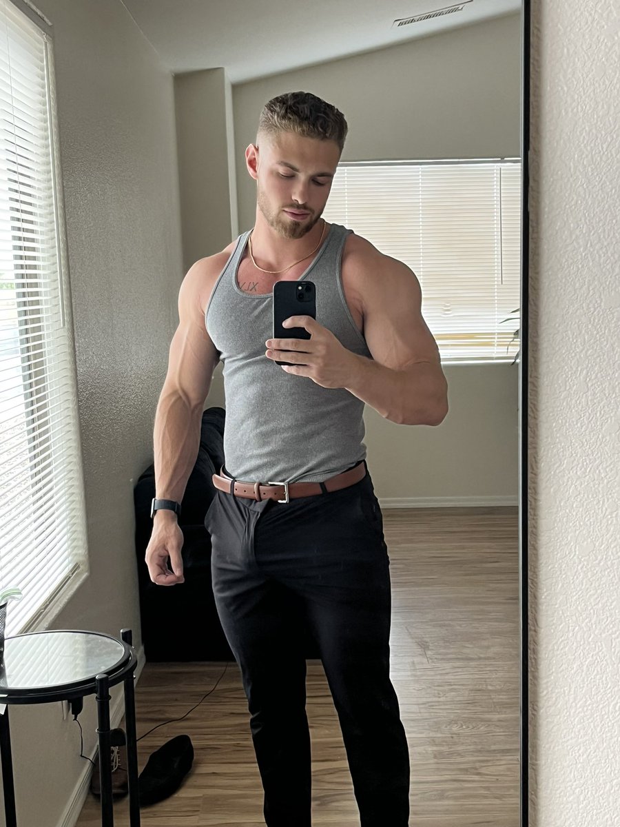 shreddedjimm's tweet photo. Works done, time for the gym &amp; cardio 💪🏼 https://t.co/KktWQxOVz3