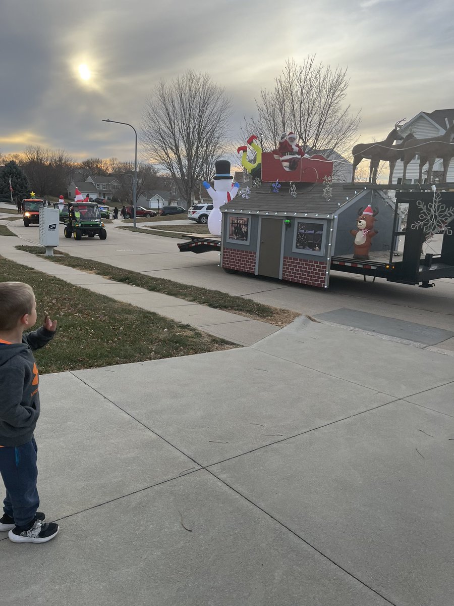 BeRooty's tweet photo. Thanks @CityofLaVista for this fun annual tradition! https://t.co/kRFPQ6nO1K