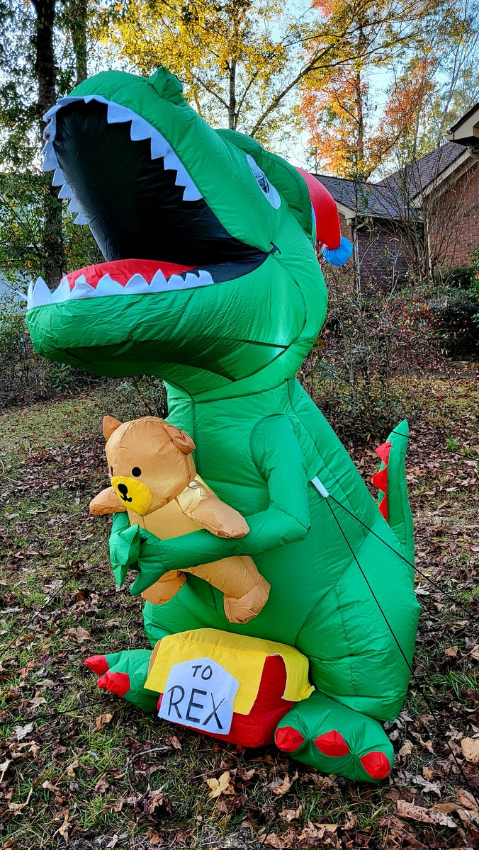 idatroll's tweet photo. Got my #Goosh #inflatables up today 🤪
Can't wait to see the whole yard put together 🥰
#Christmas #decorations https://t.co/0QcakyfQGY