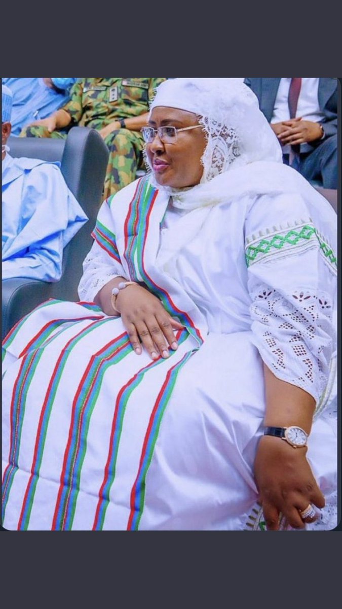 UchePOkoye's tweet photo. Someone called her Her Excellency Mrs. Consumption Buhari. 😂 https://t.co/4pYxgXDAlc