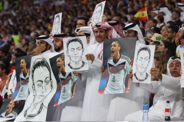 FyArDvKHfnInZWw's tweet photo. Die beste Antwort an das deutsche Gay-Team, bravo das katarische Publikum 🇶🇦🇶🇦❤️❤️❤️ 👏🏻 #Spain_Germany https://t.co/1xa9vvXz3Z