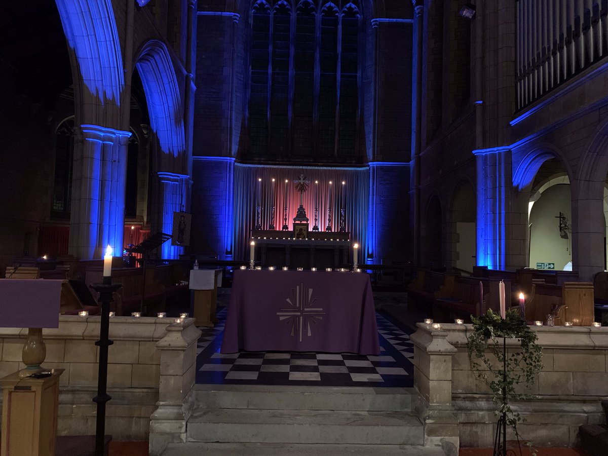 StMarysPB's tweet photo. Wonderfully atmospheric #AdventProcession this evening - what a great way to begin the season of #Advent. Thanks to all who contributed to this service - particularly guest clergy and choristers from @KCM_PottersBar #FollowTheStar https://t.co/ShYNsu0AIm