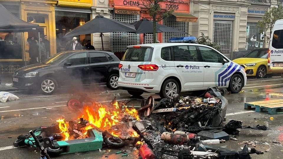 AngeloCiocca's tweet image. A Bruxelles oggi un “ottimo” esempio di integrazione che tanto piace alla sinistra, in seguito ai “festeggiamenti” dopo la vittoria del Marocco sul Belgio per 2-0. Serve aggiungere altro?