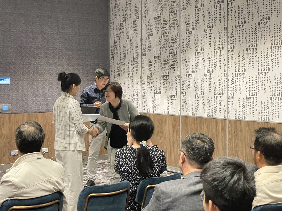 NoncodingG's tweet image. Congratulations to our PhD students, Ran Xu and Xiaohong Zhao, for their excellent performance - being awarded the first and second best oral presentation awards - in the AACBS annual meeting in Sydney. Well done!
