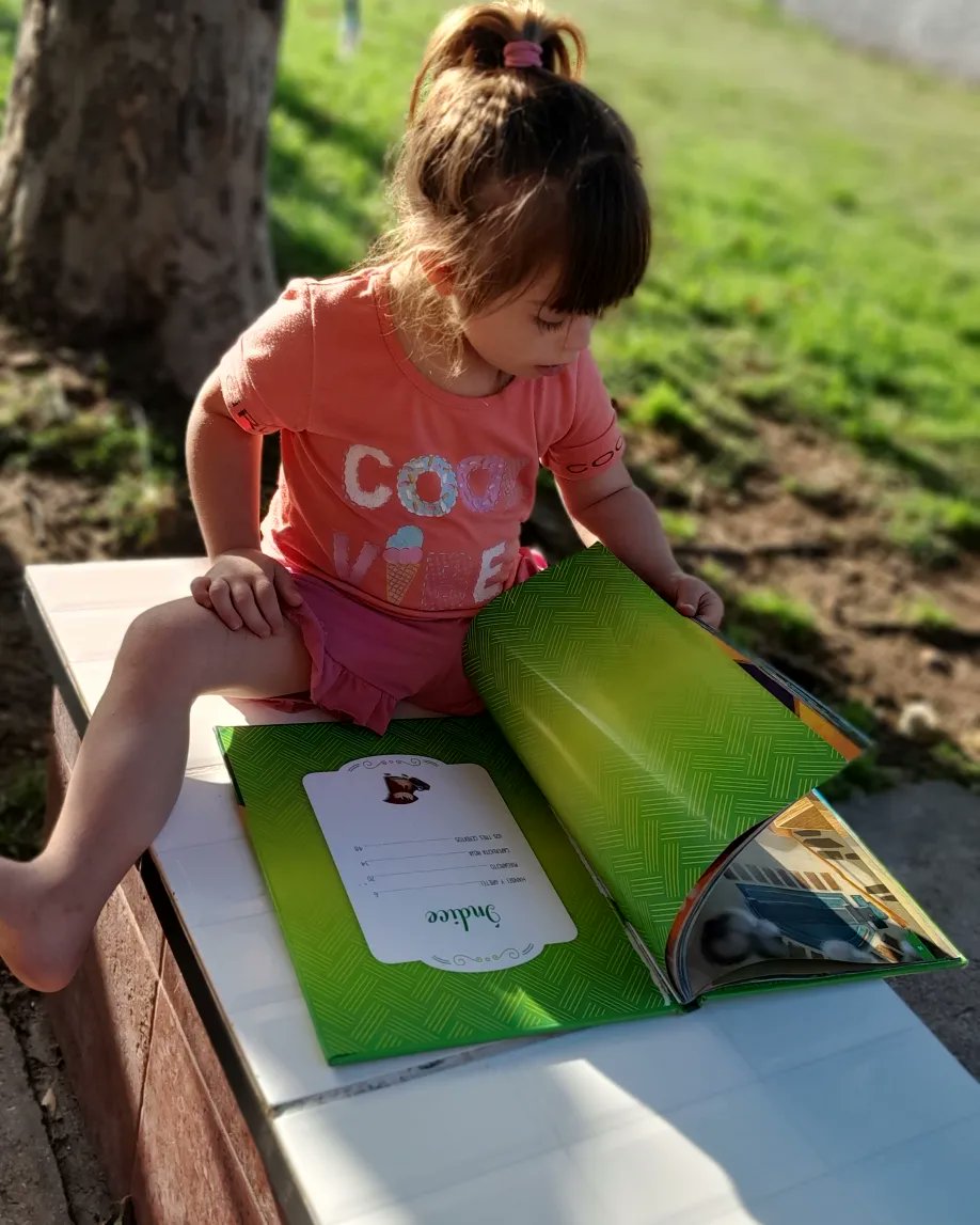 Aprendiconsofia's tweet photo. Disfrutando del domingo 
Un poco de lectura al ☀ 
#DownSyndrome 
#sindromededown 
#Reading 
#Qatar2022 
#FIFAWorldCup 
#Qatar2022EsLatina 
#Messico https://t.co/gPCh6QN4ni