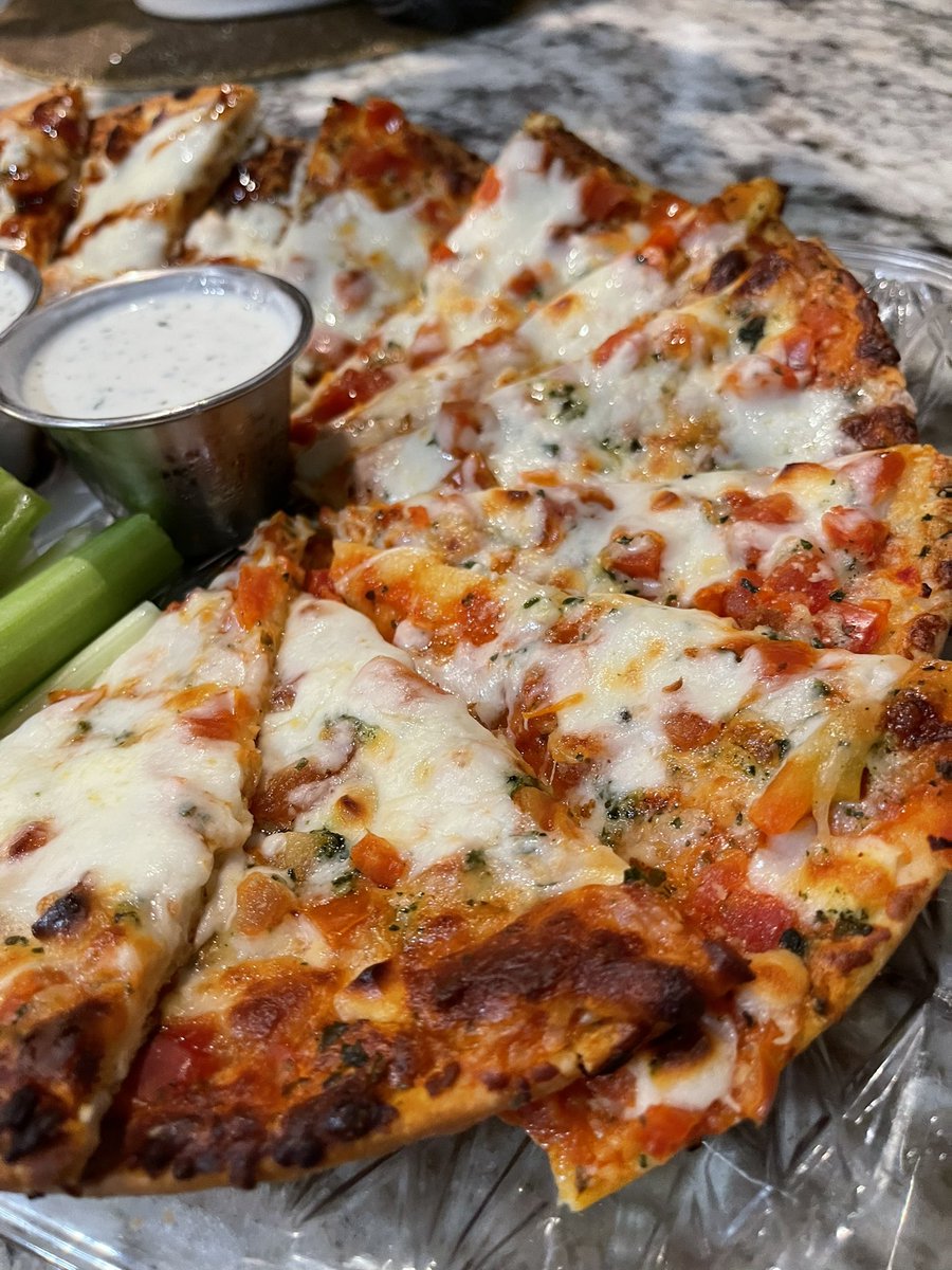 ColtD14's tweet image. Football &amp;amp; Pizza 🙌🏼👌🏼🏈🍕