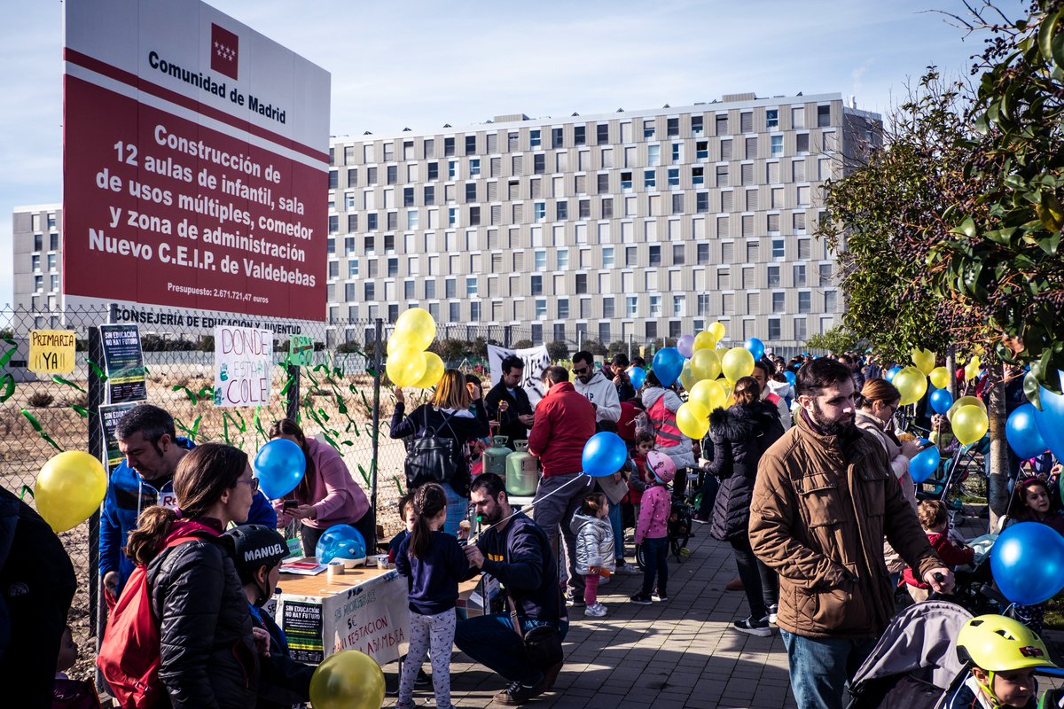 #Valdebebas se moviliza por la educación pública

Este domingo las familias se han echado a la calle participando en la bicicletada del Nuria Espert para exigir la culminación de las obras de este colegio  postergadas por la Comunidad de Madrid

📷 Fotos de @Sandrabm78
