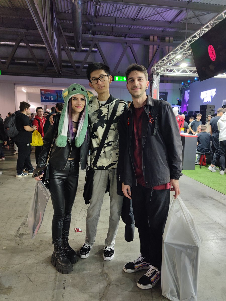 himaeko's tweet photo. Io, un @EnryyLoL  selvatico e @Daevy_  ❤️🥰 https://t.co/7XKIendsle