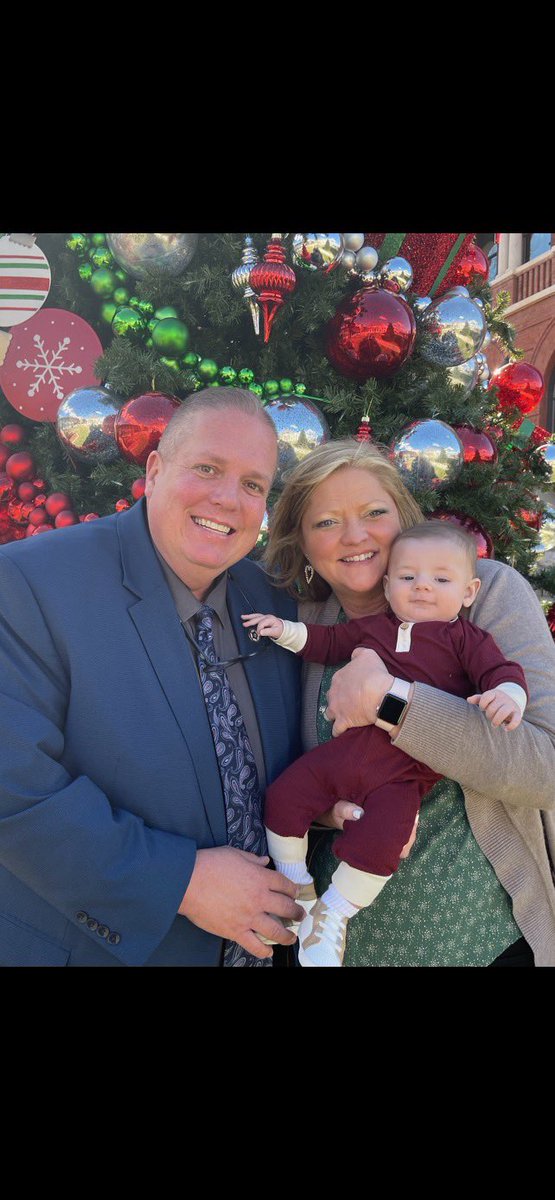Hodges_Sheriff's tweet photo. 🎄 The Courthouse Christmas Tree is absolutely beautiful! Looking forward to the Christmas at the Courthouse event on Friday December 2nd. 🎄 https://t.co/6T72idBHC6
