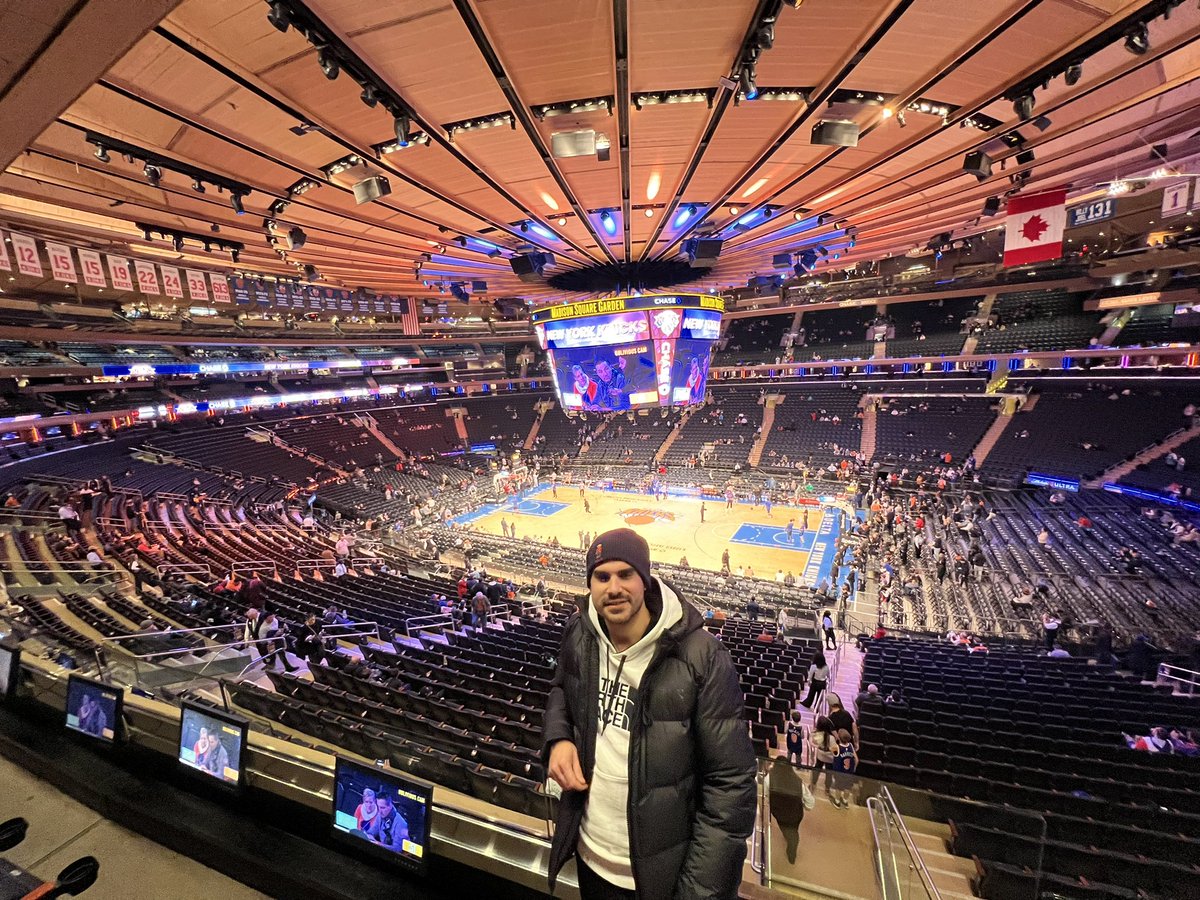 Esperando al comienzo con la ilusión de un niño <a href="/NBAspain/">NBASpain</a> #nba #NBASundays