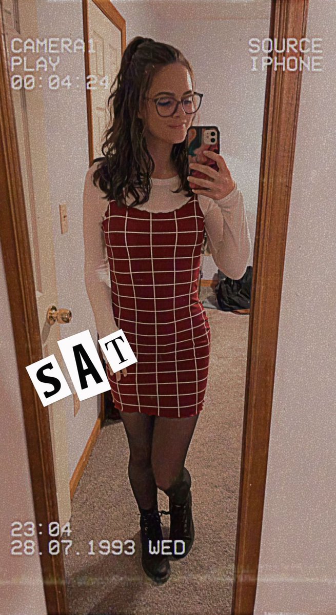 julesplayssims's tweet photo. Yesterdays outfit for festivities ✨🎄 https://t.co/VAfBnwJLKv