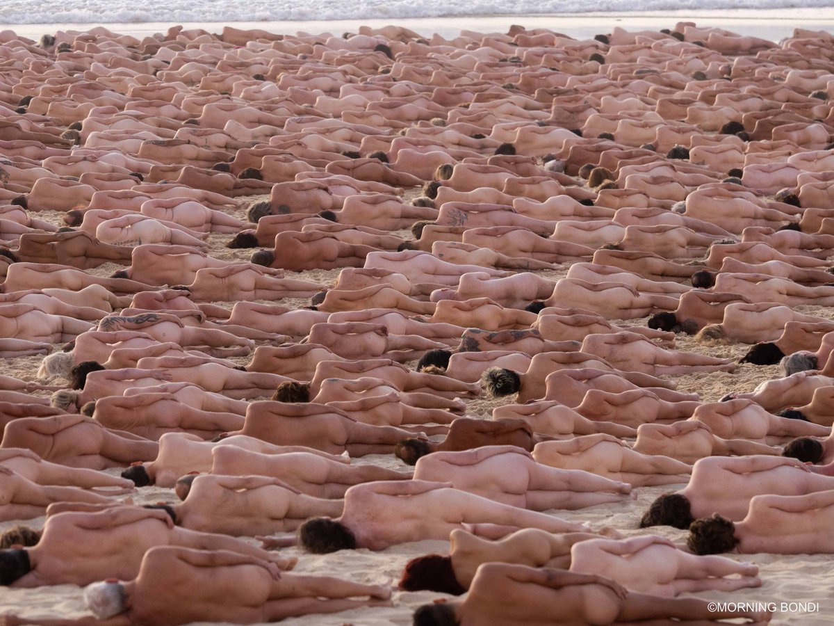 MorningBondi's tweet photo. 'Strip off for skin cancer' is up on the blog. https://t.co/fkBtHijsfs This morning was looking pretty grey and uninspiring so no photos but because I don’t want to let you down, here are some of the photos from Saturday morning special installation. #stripoffforskincancer #bondi https://t.co/Pv9Zd32rB1