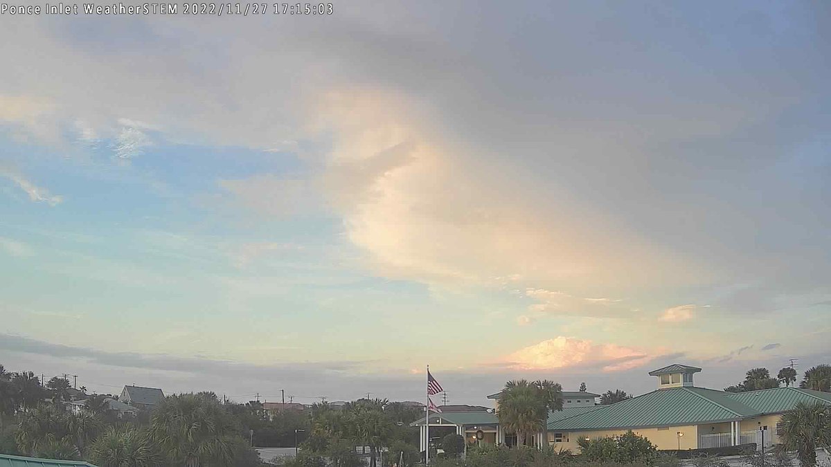 PonceInletWx's tweet photo. Ponce Inlet Town Hall at sunset and it's 80 F. https://t.co/QG9zsydAf7