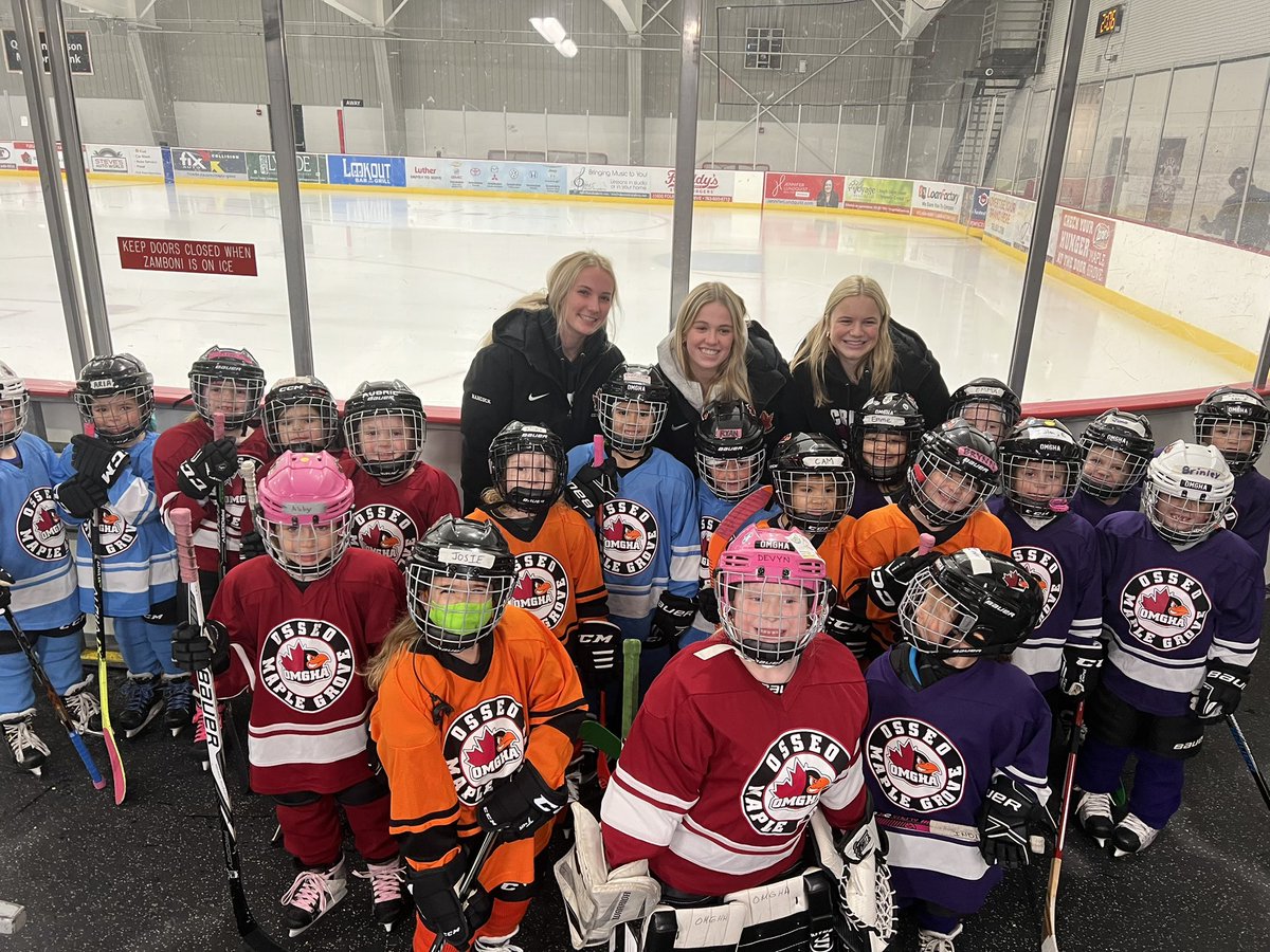 MGgirlshockey's tweet photo. @MG_Girls_Hockey players getting out @SophiesSquad message to our youth Teams @OMGHA2k! #BeaGoodTeammate 
Game is Saturday Dec 17th at MGCC
1:00 JV &amp; 3:00 V vs @EHSgirlshockey 

It is a great way to bring awareness to Mental Health #ProudCoach #CrimsonPride @MGActivities https://t.co/U96wK0vNrp