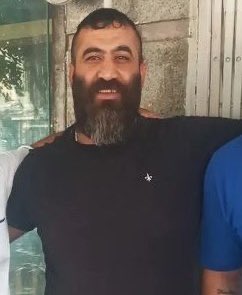 MaryamMoqaddam's tweet photo. #اکبر_غفاری مادر پیری داره که برای مراقبت و نگهداری به او تکیه می‌کرده. جان او با اتهام دروغ قتلی که بهش بستن -دقیقا مثل اتهام نوید افکاری- در خطر جدیه https://t.co/cuECZdtm8Y