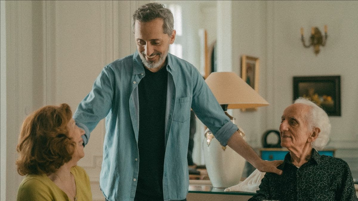 revueHAHA's tweet photo. Nous revoilà ! Le numéro #94 est sorti. Au menu :
🎙️ Presque de @PanayotisPascot sur @NetflixFR 
 🎥 Reste un peu de @gadelmaleh au cinéma 
 🎙️ Le special de @nealbrennan 
⏰ L'annonce d'une nouvelle formule
 C'est dans vos boites mail ou à lire ici : https://t.co/ld6uI4vkif https://t.co/PswxWsXjt6