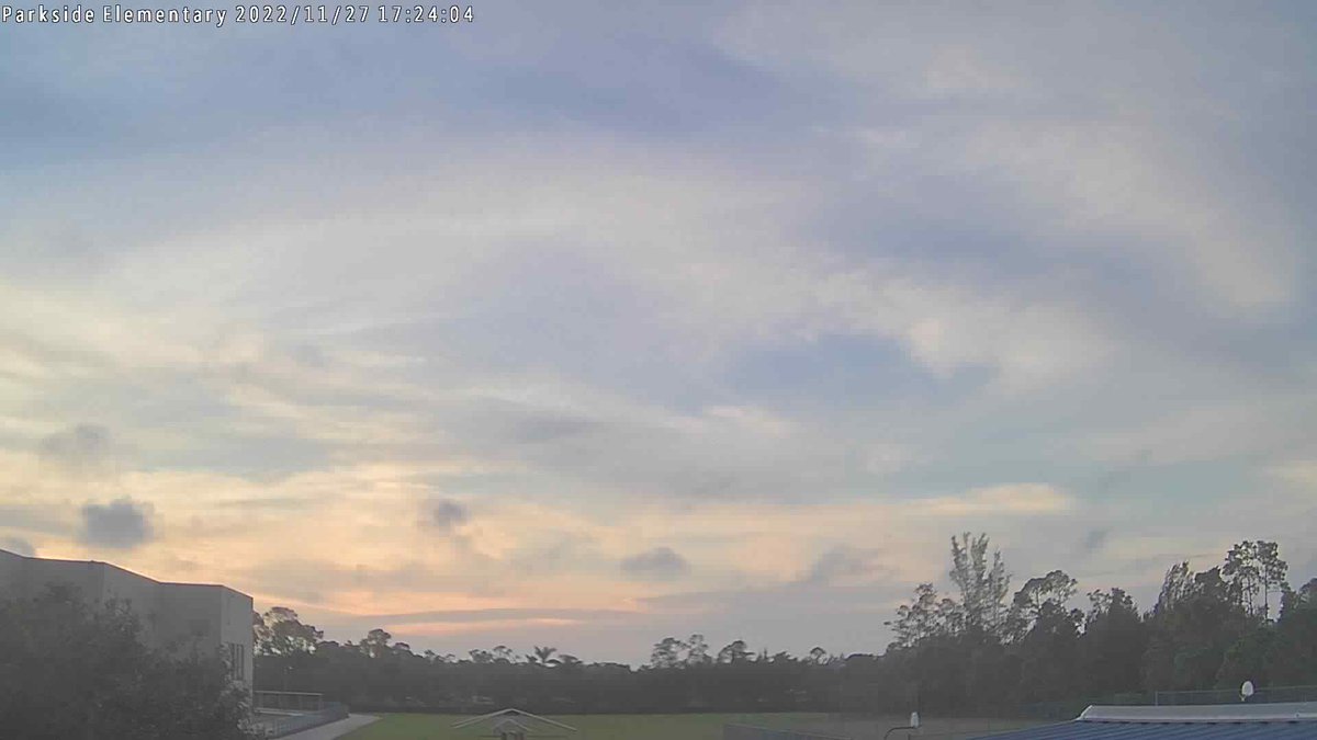 ParksideWxSTEM's tweet photo. Parkside Elementary School at sunset and it's 80.0 F. https://t.co/vYVkx2HI9H