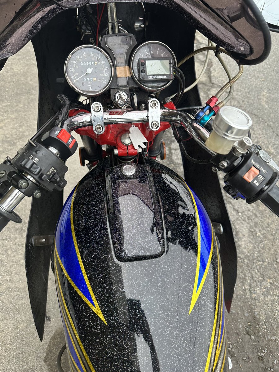 chakio3444's tweet photo. GS400
外装1式売ります😁
ロケット(付けるのに必要な物も)
タンク
サイドカバー
フェンダー
テール
テールランプ
三段シート

小傷ありますが綺麗な方だと思います🙋‍♂️
値段わDMで😁

#GS400売ります
#GS400外装売ります https://t.co/KbpJcY4lMh
