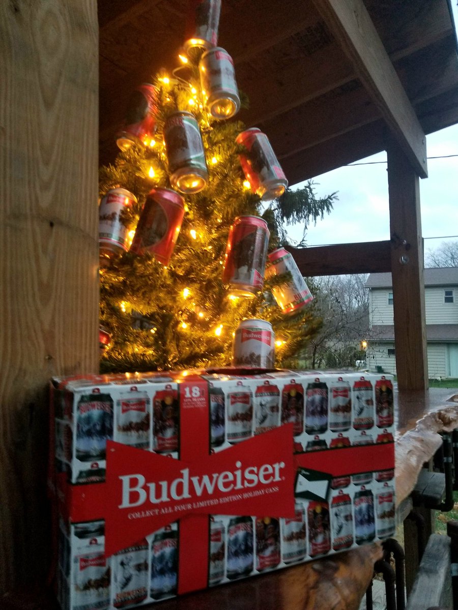 john_ament's tweet photo. Merry Christmas season to all! @abinbev @AnheuserBusch #Christmas #Budweiser https://t.co/PqLMAK5Fg6