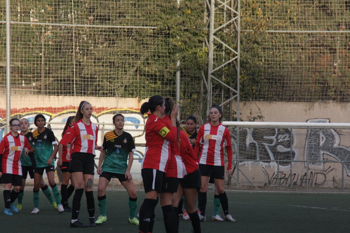 ATPoblenouFEM's tweet photo. Nos vamos con buenas sensaciones y con buenas vibraciones, el equipo se ha ido contento a pesar de la derrota.

¡¡¡ El siguiente es nuestro !!!
¡¡¡ Vamos Leonas !!

#sompoblenoufemení
#somatlèticpoblenou♥️🤍♥️🤍 https://t.co/wSsjDJhFGE