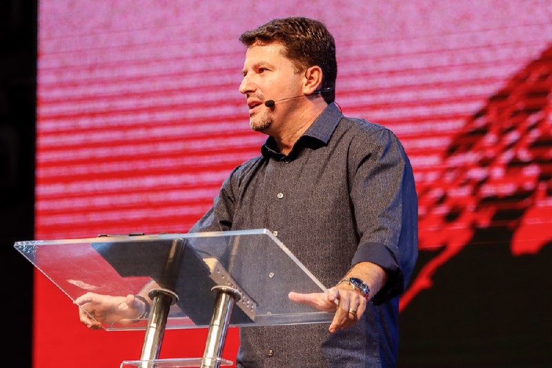 sedeverbodavida's tweet photo. Sobre a importância do temor ao Senhor e de como isso gera o compromisso de ir e fazer discípulos, disse: "Querer conhecer a Deus sem o temor, não gera intimidade e relacionamento. Se o temor a Deus foi o grande prazer de Jesus aqui na terra, deve ser o nosso também", Carlos Jr. https://t.co/Ywt7aBS4Ef