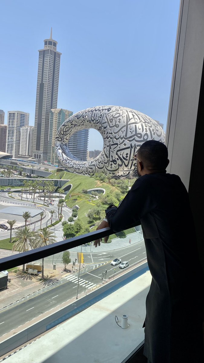 HenryDerex's tweet photo. The #future is not something to predict. The future is something to build. https://t.co/w5qcaEMa3V