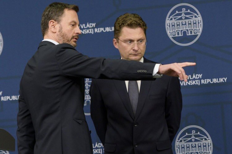 dennikpostoj's tweet photo. Kolaps nemocníc sa odvrátil, kríza zdravotníctva pokračuje, komentuje šéfredaktor Martin Hanus. https://t.co/8jQ4LqGYnq https://t.co/1GIORVcprT