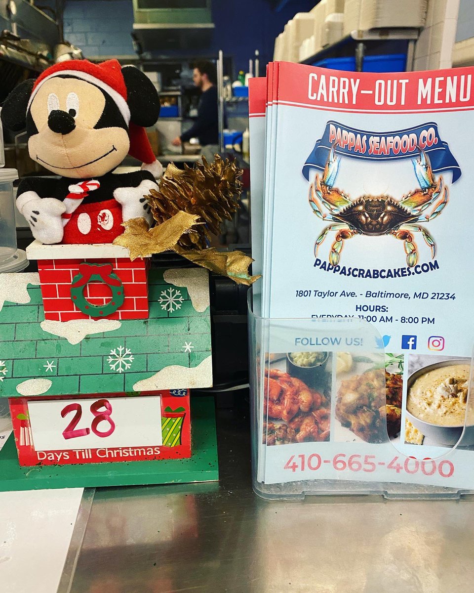PappasSeafoodCo's tweet photo. It’s the most wonderful time of the year❄️ 

Don’t forget to start placing your catering and shipping orders now to stay on top of your holiday check list!

Click the link in our bio or call us at 410-665-4000 to learn more about how you can make your holidays even tastier 😋 https://t.co/mYD7xGQtGS