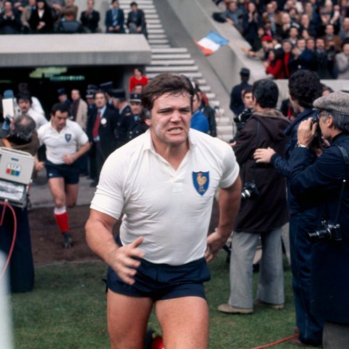 TousPoulidor's tweet image. Quand le légendaire pilier du XV de France du grand chelem 77, Gérard Cholley, prend une balle de 22 long rifle dans la tête, il va se soigner avec un paquet de Kleenex. Histoire vraie⬇️