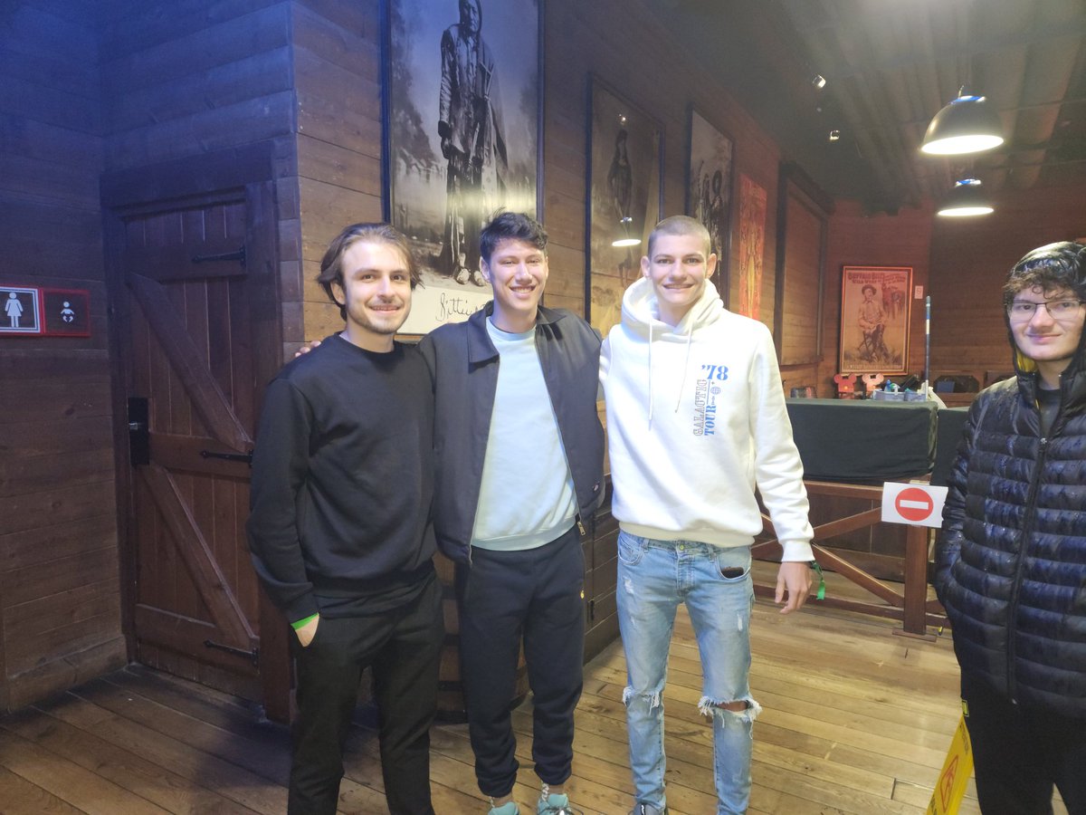 Brawl Scrims team at the World finals ❤️